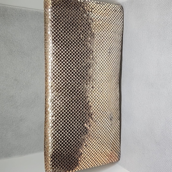 VINTAGE WHITING and DAVIS CO.MESH GOLD CLUTCH ✨️ - Picture 2 of 7